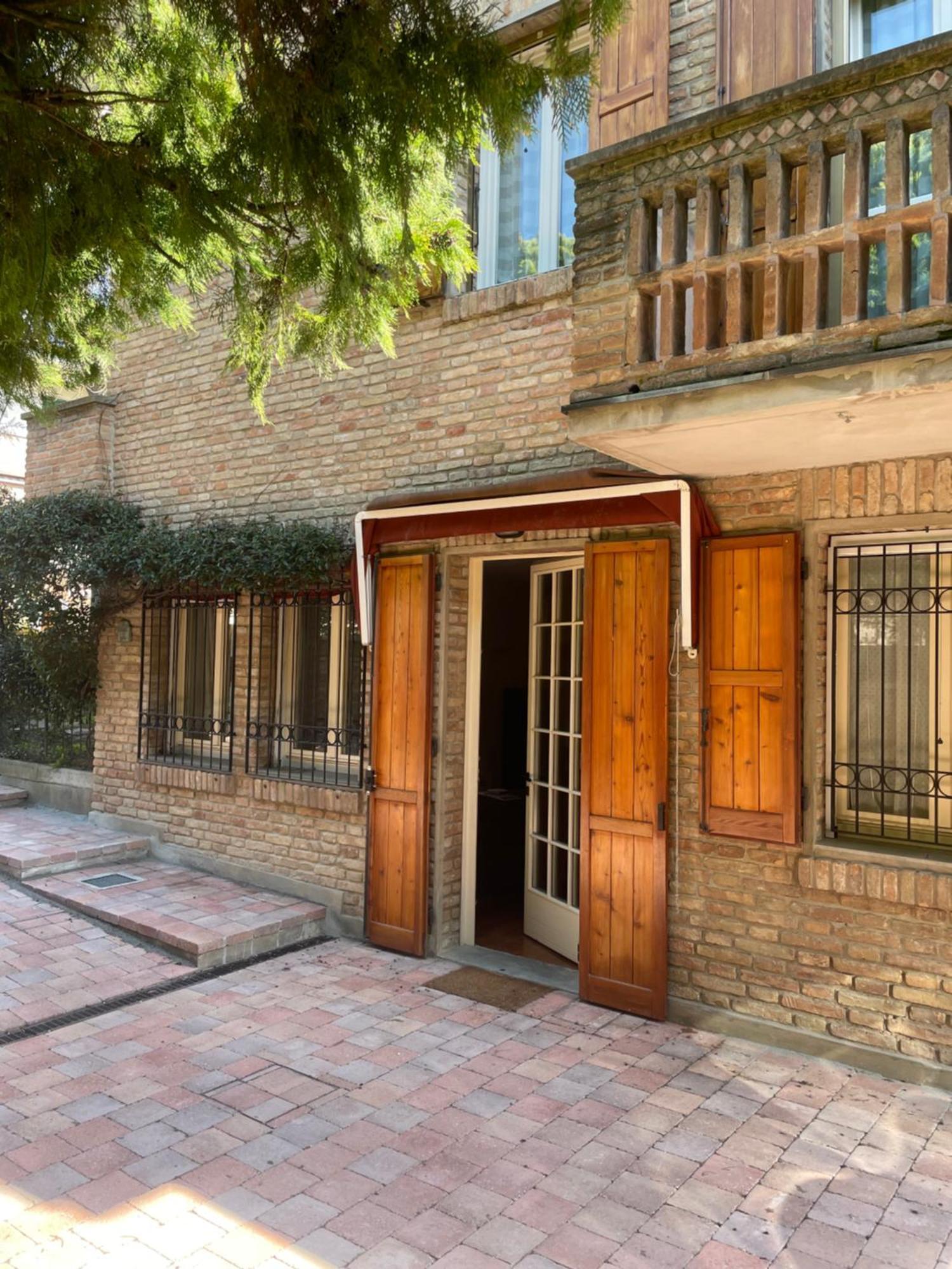 Casa Matilde Piano Terra 100Mq Con Parking E Piscina Appartement Ferrara Buitenkant foto